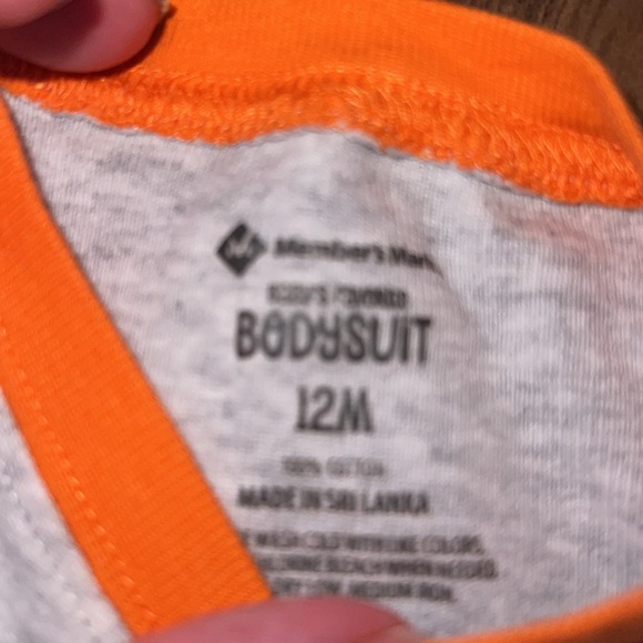 Bundle 12 month bodysuits - Picture 5 of 5